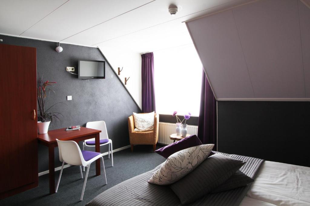 Grandcafe Hotel De Viersprong Schoorl Bagian luar foto