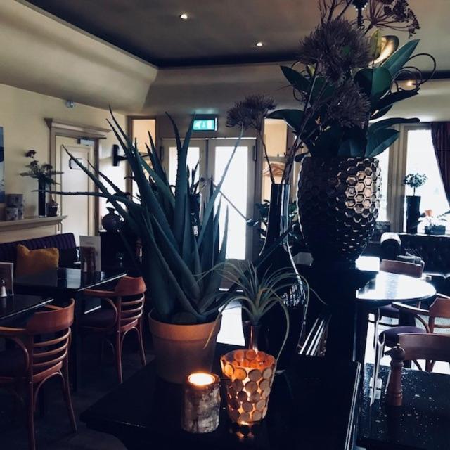 Grandcafe Hotel De Viersprong Schoorl Bagian luar foto